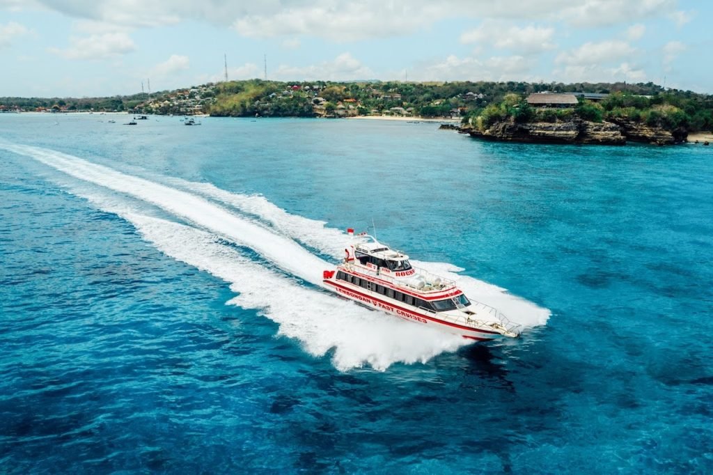 Nusa Lembongan vs Nusa Penida: Rocky Fast Cruise