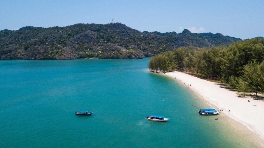 6 Hidden Beaches in Langkawi Locals Love - Tanjung Rhu Beach