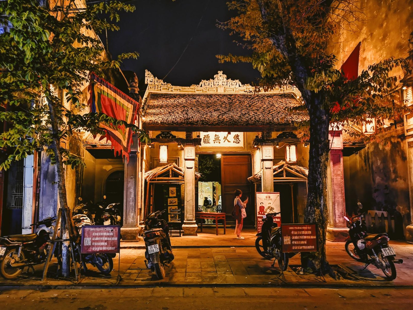 5 Hidden Gems in Hanoi's Old Quarter: Local Secrets Revealed 2025 - ca tru at Hanoi Old Quarter.  