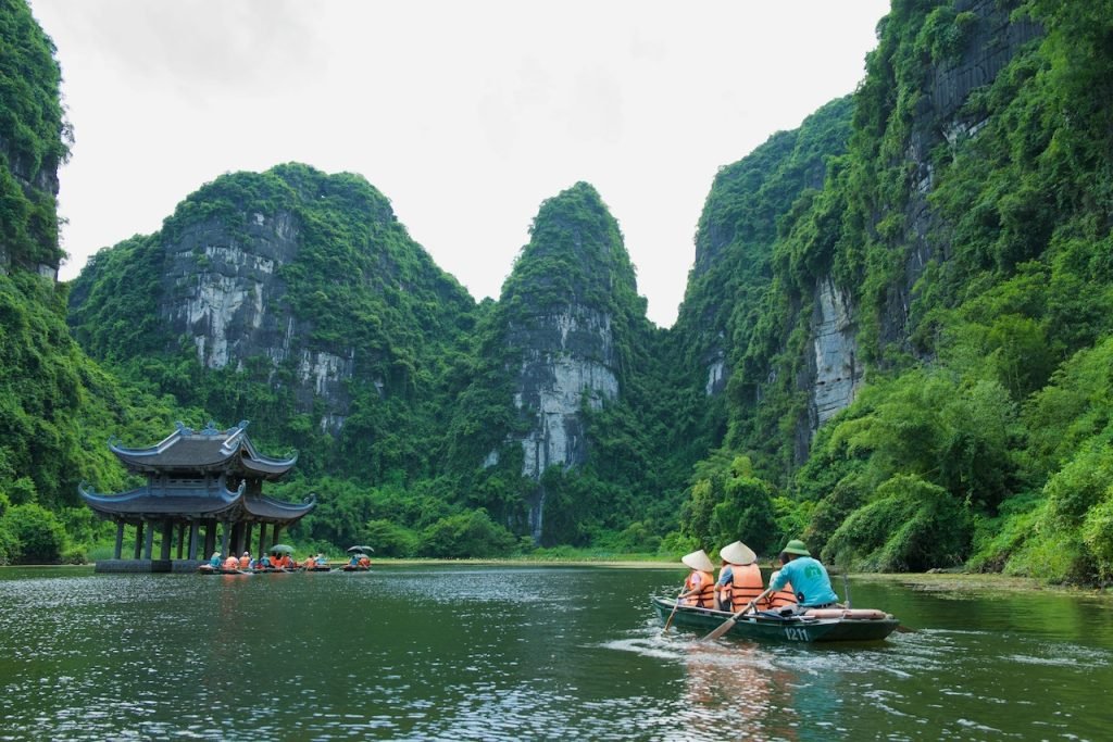 Hanoi to Ninh Binh Day Trip: A Perfect Getaway in Vietnam - Cruising in the river of Ninh Binh