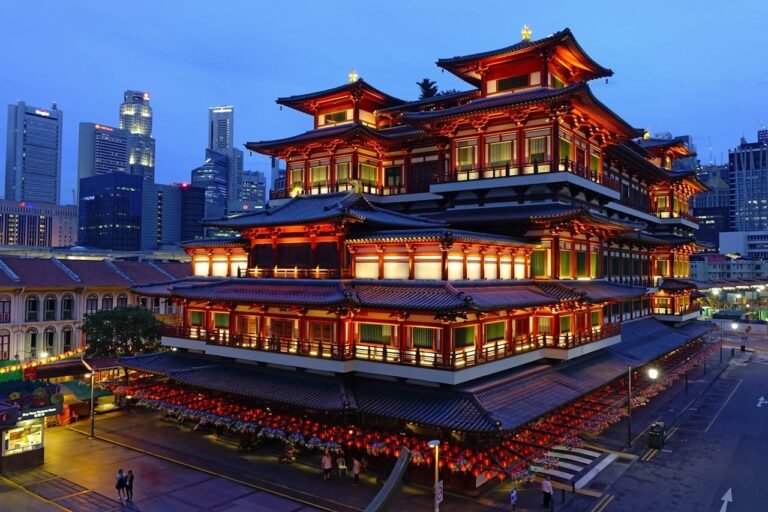 Exploring Singapore’s Chinatown: A Journey Through Culture, Cuisine, and History