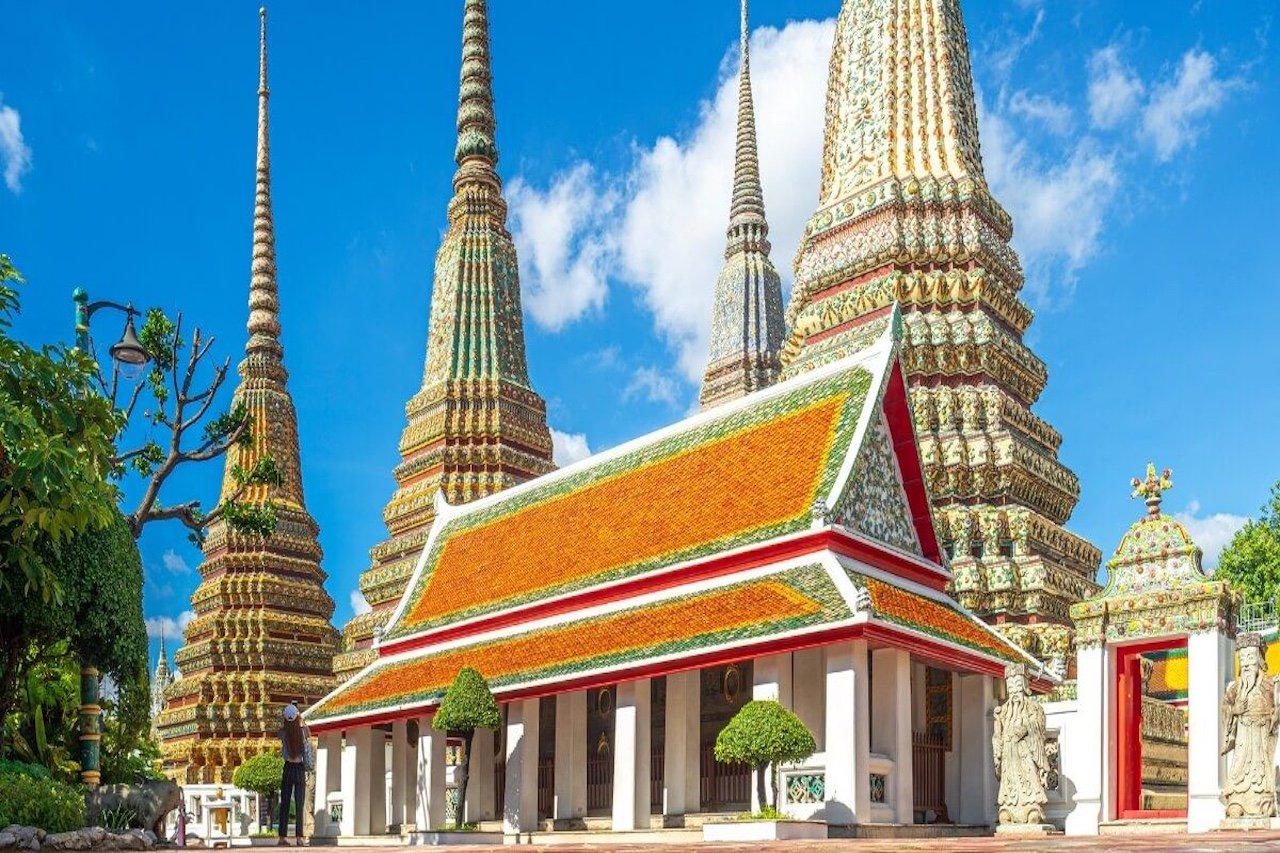 Visit Wat Pho (Temple of the Reclining Buddha): A Complete Guide to Bangkok’s Cultural Icon